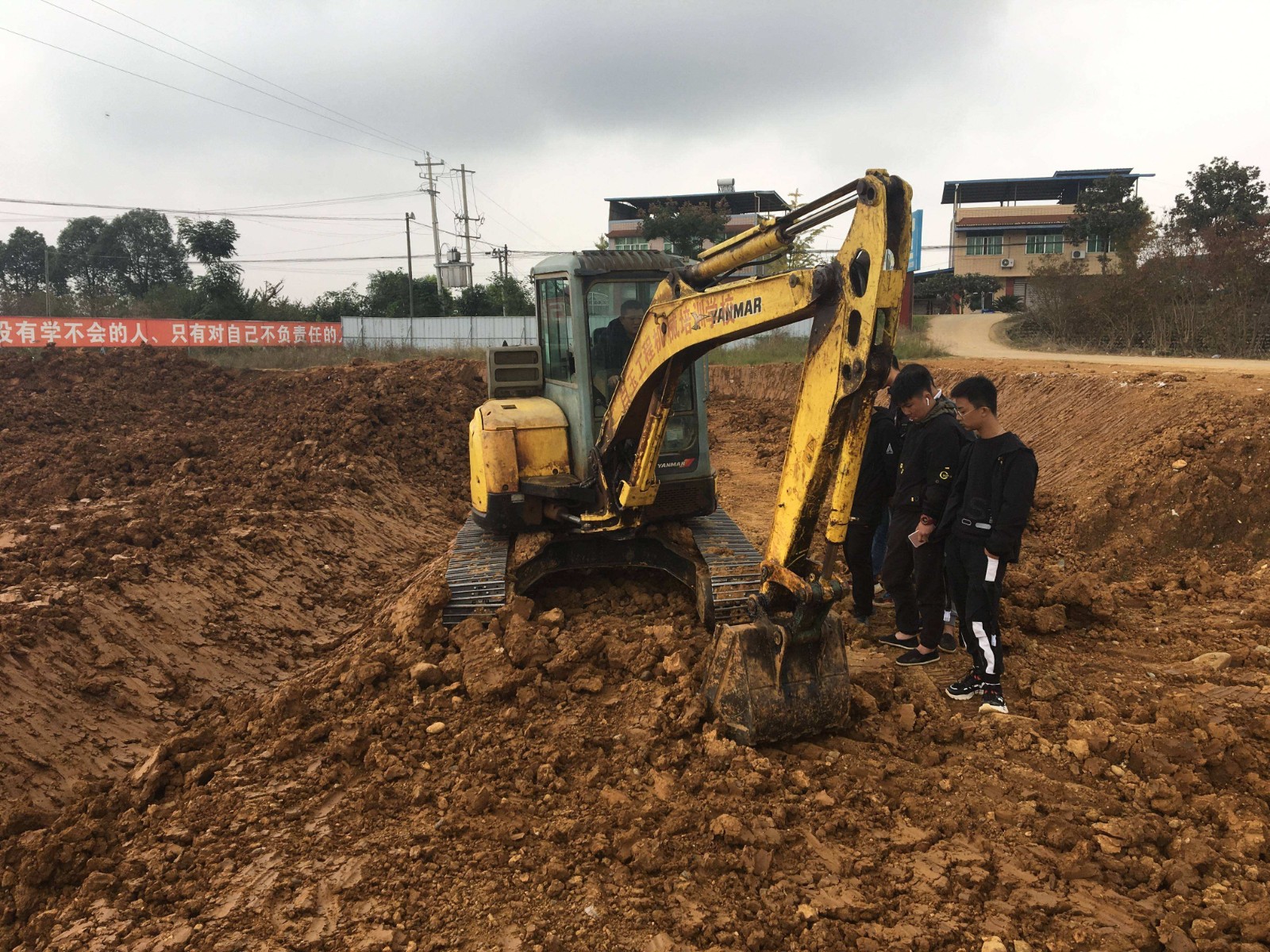 新安县挖掘机培训教学