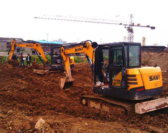 新安县挖掘机培训学校
